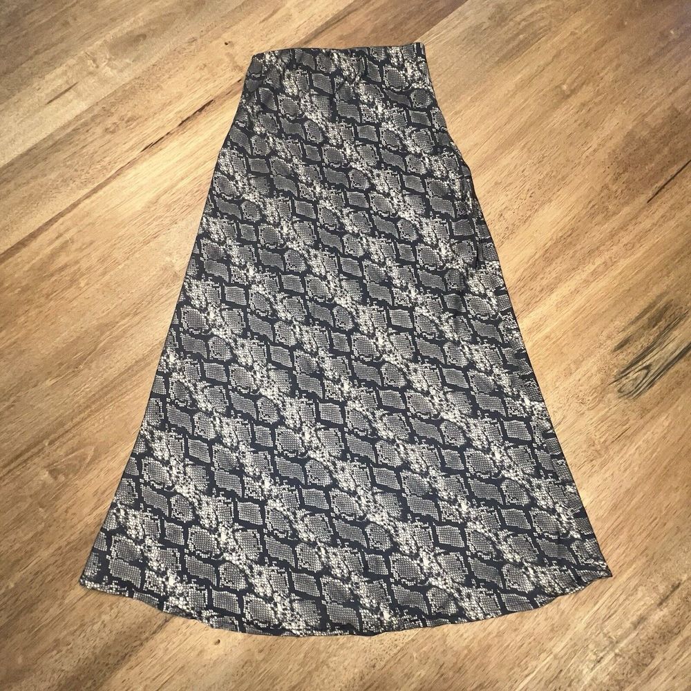 Urban Outfitters XS Snake Print‎ Maxi Skirt Side Zip Elastic Waist